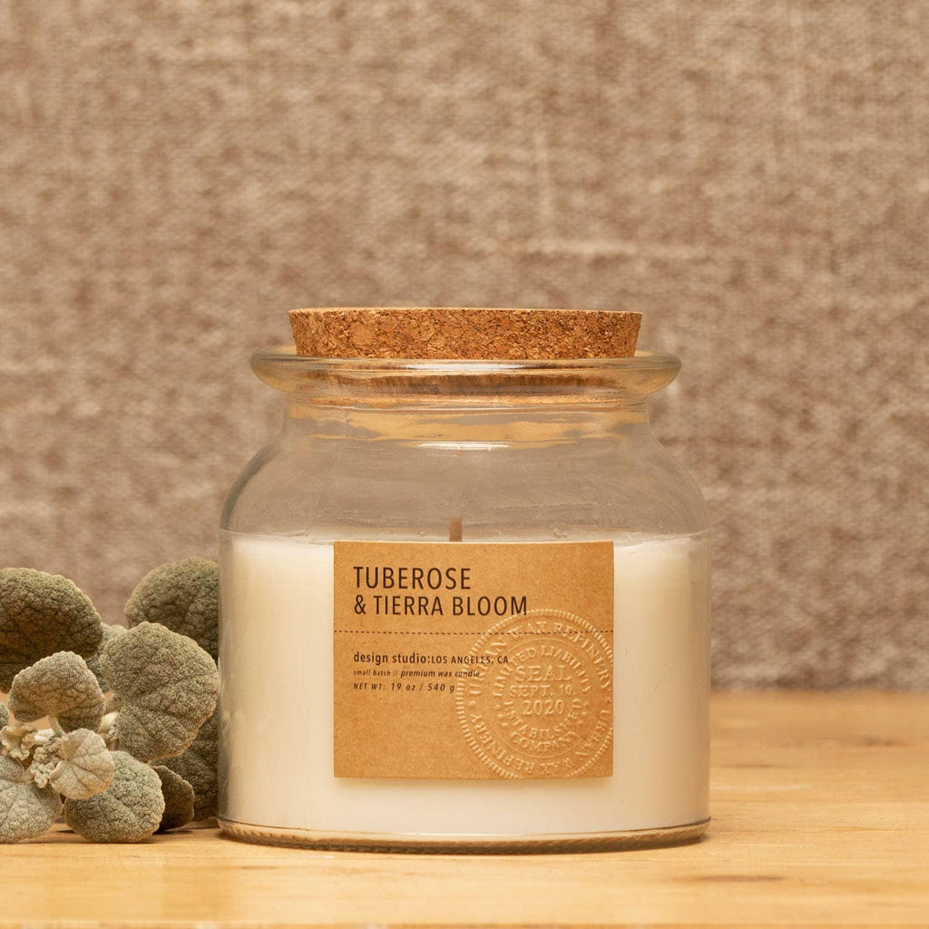 16 oz Tuberose And Tierra Bloom Candle